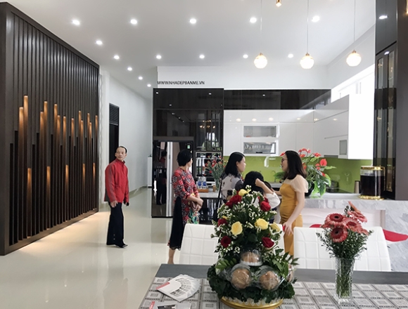 Phòng khách chị Nga