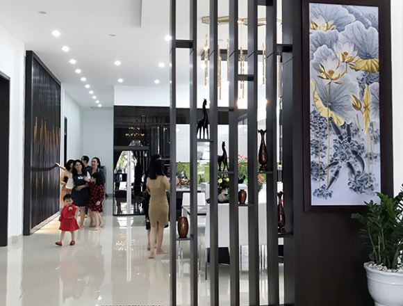 Phòng khách chị Nga